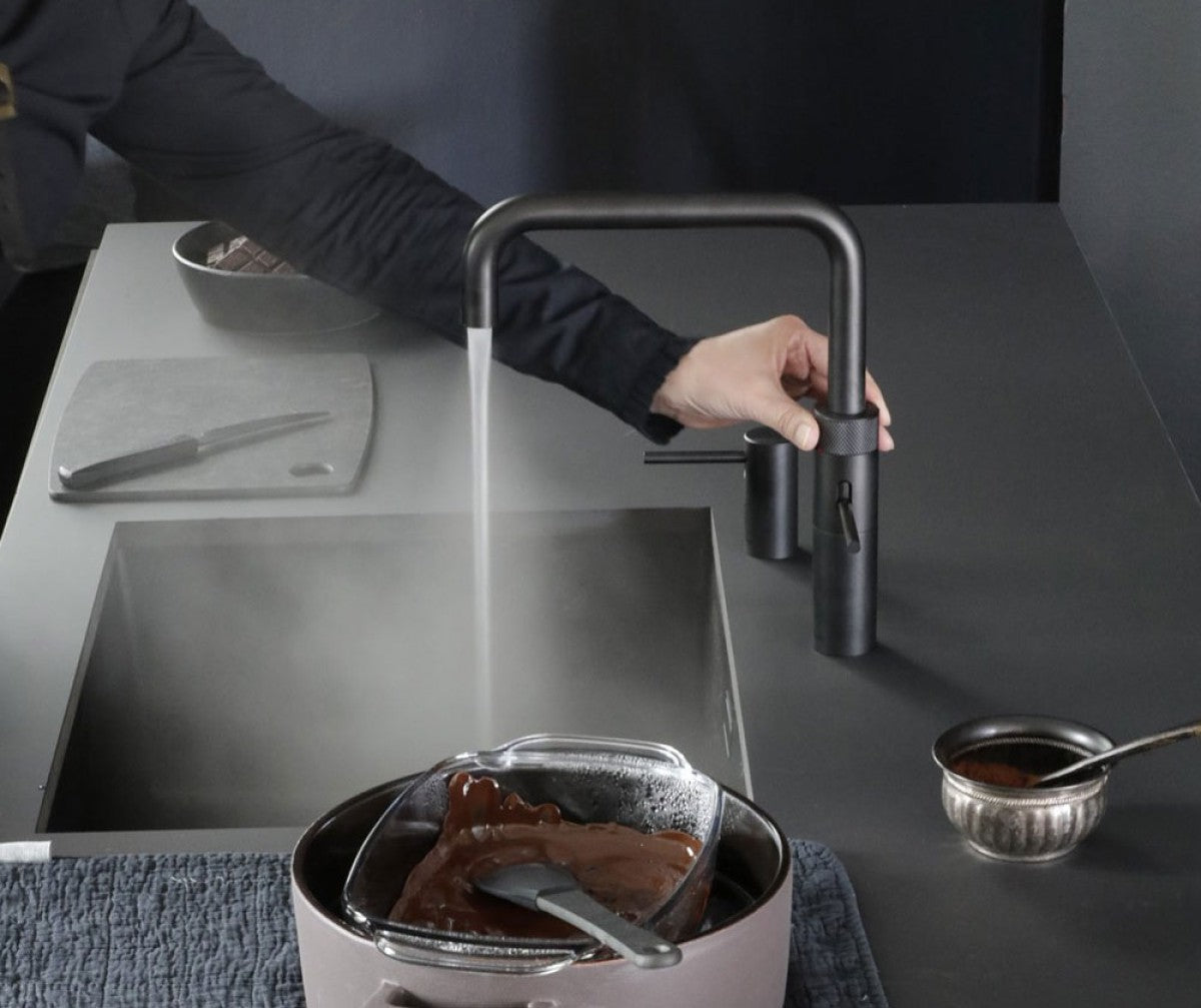 Quooker Fusion Square mit COMBI+ Reservoir & CUBE Reservoir 5-in-1 Küchenarmatur Schwarz